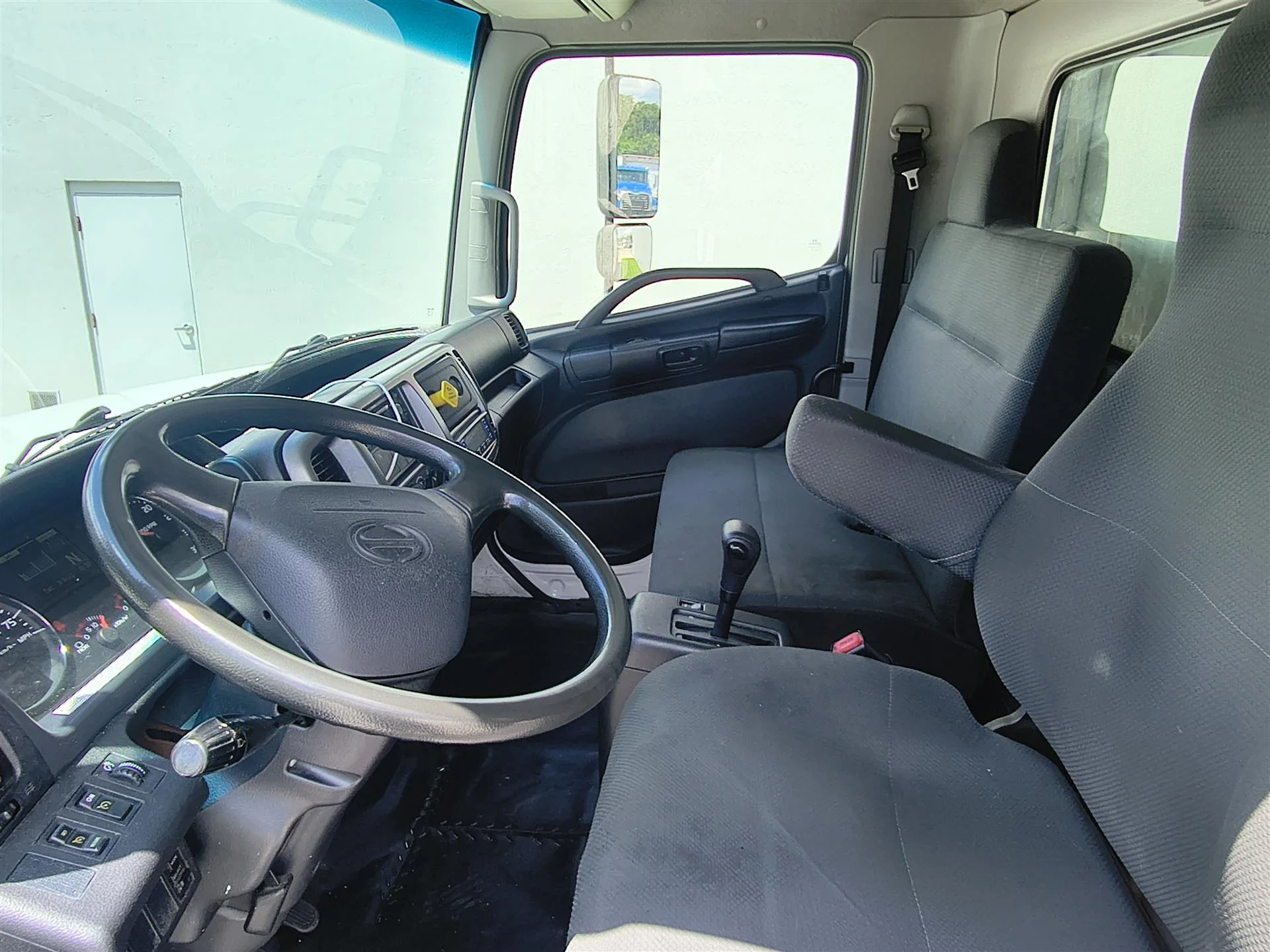 2020 Hino 338 in Fort Lauderdale, FL — photo 17
