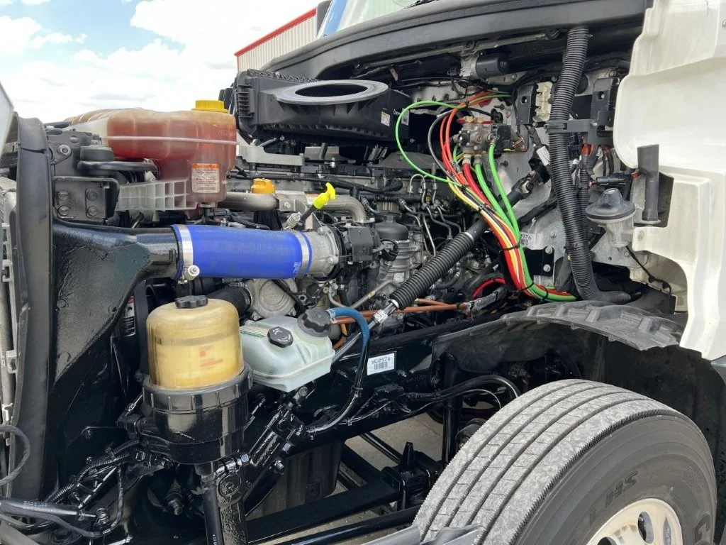 2021 Freightliner Cascadia - image 8