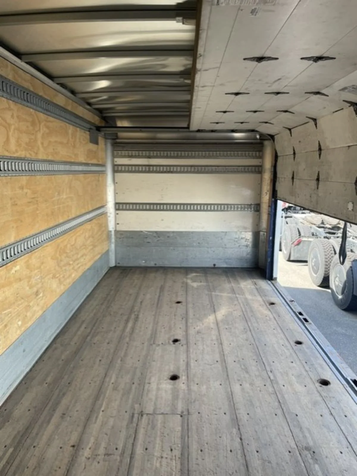 2019 Hino 195 in Farmingdale, NY — photo 8