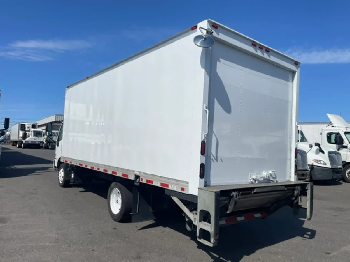 2019 Hino 195 in Farmingdale, NY — photo 6