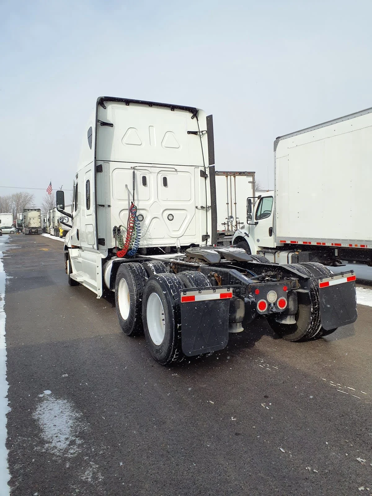 2022 Freightliner Cascadia in Bolingbrook, IL — photo 6