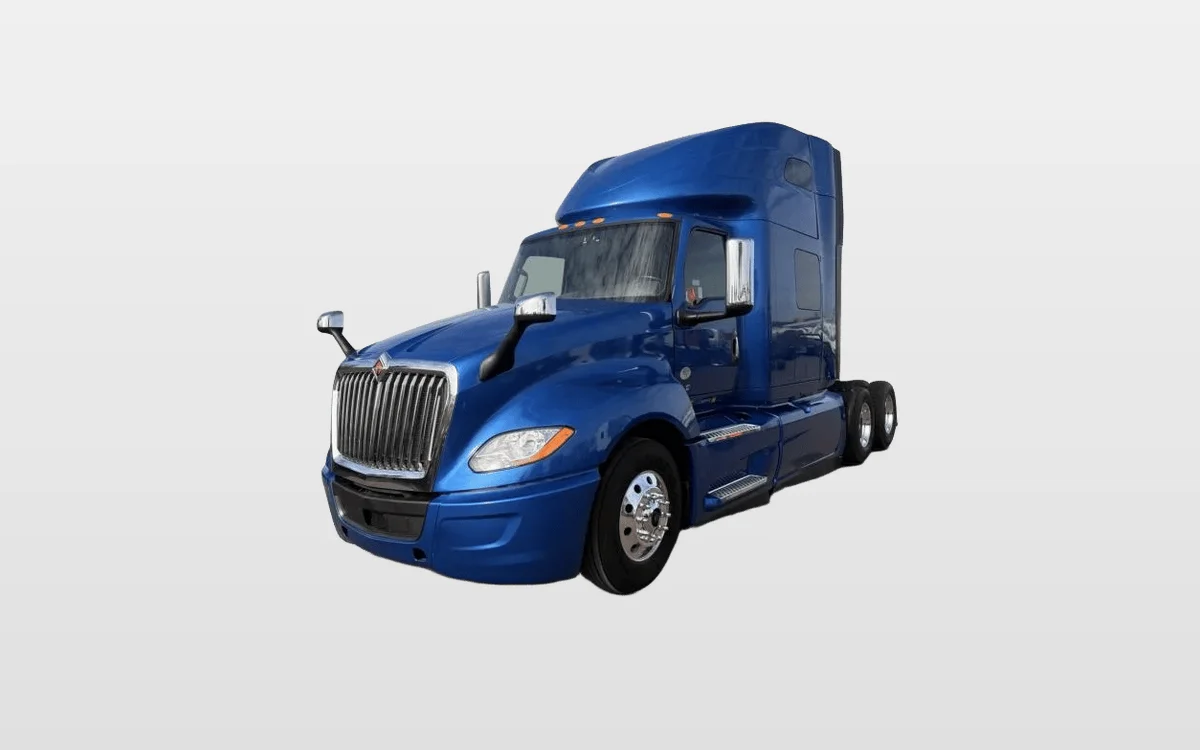 2022 International LT - image 1