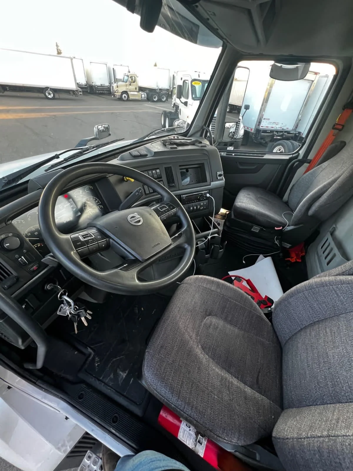 2019 Volvo VNL 860 in West Sacramento, CA — photo 7