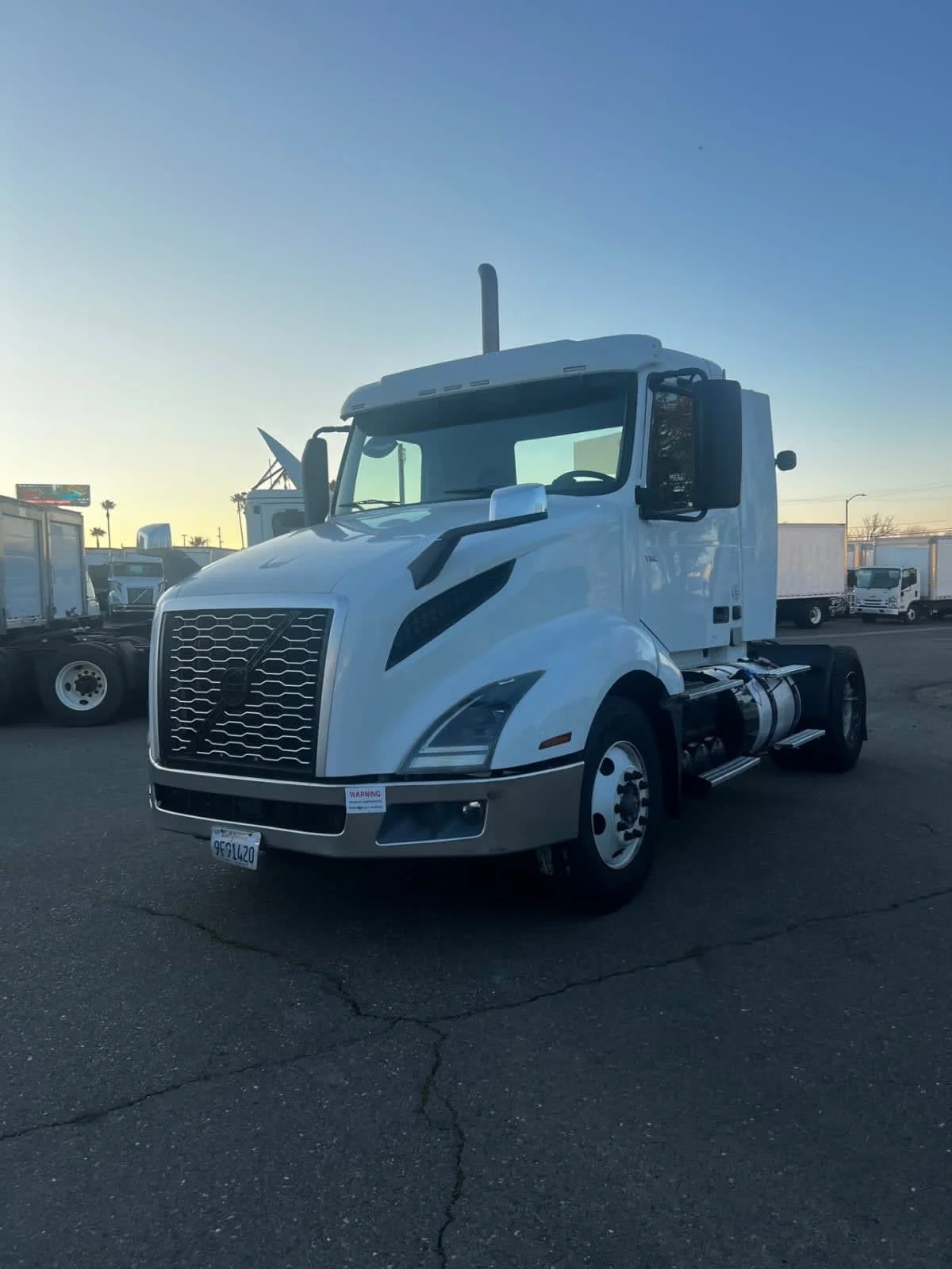 2019 Volvo VNL 860 in West Sacramento, CA