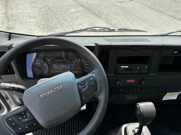 2025 Isuzu NRR - image 13