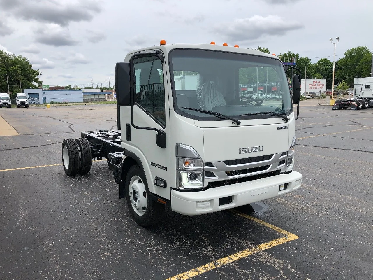 2026 Isuzu in Flint, MI — photo 2