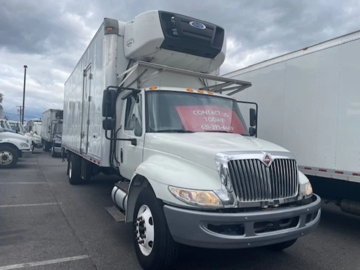 2018 International 4300 - image 3