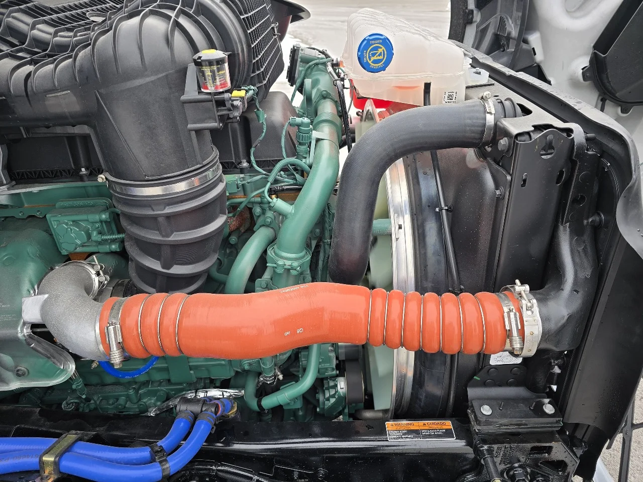 2026 Volvo VNL 300 in Toledo, OH — photo 13