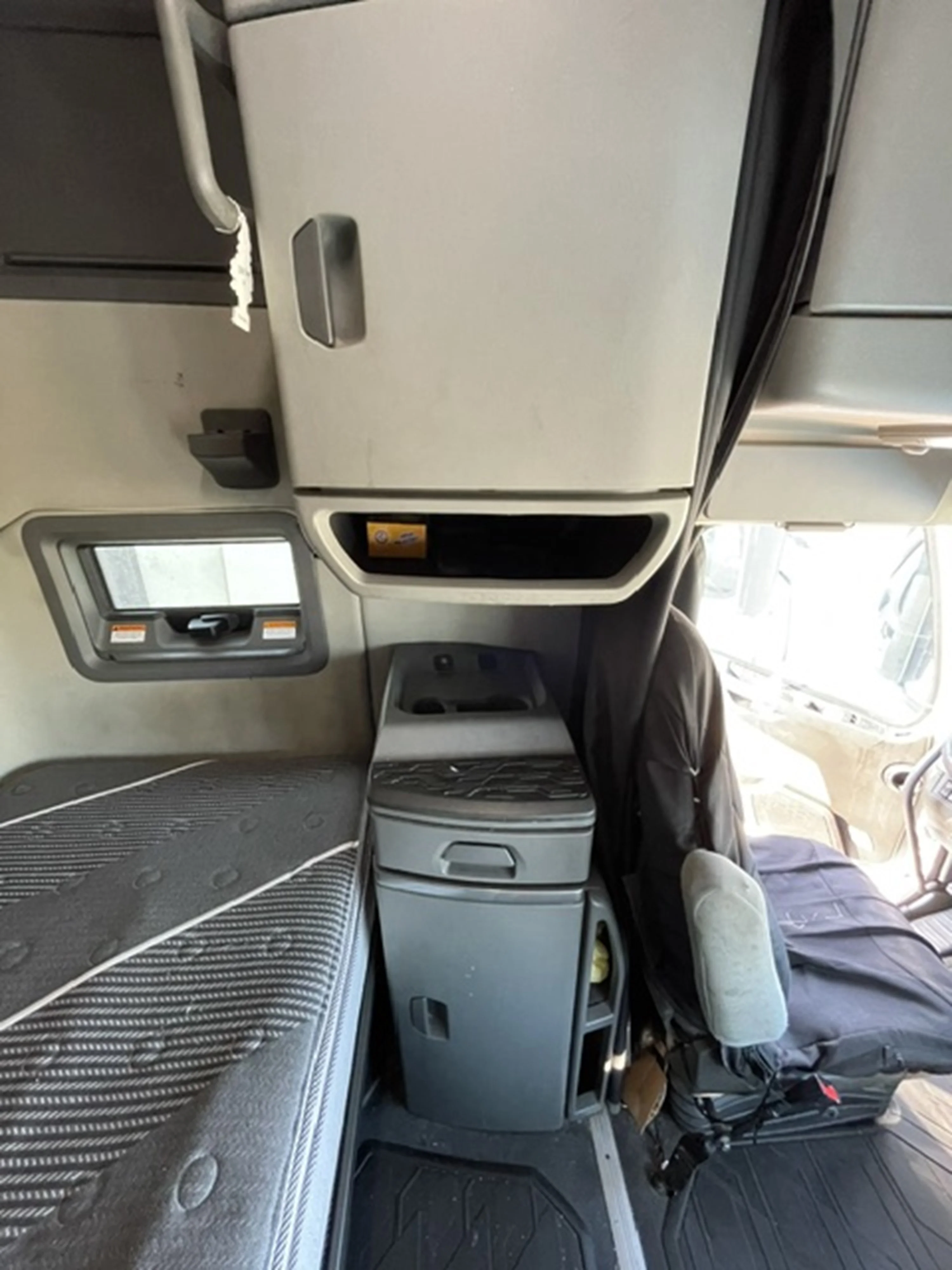 2021 Volvo VNL 760 in La Vergne — photo 6