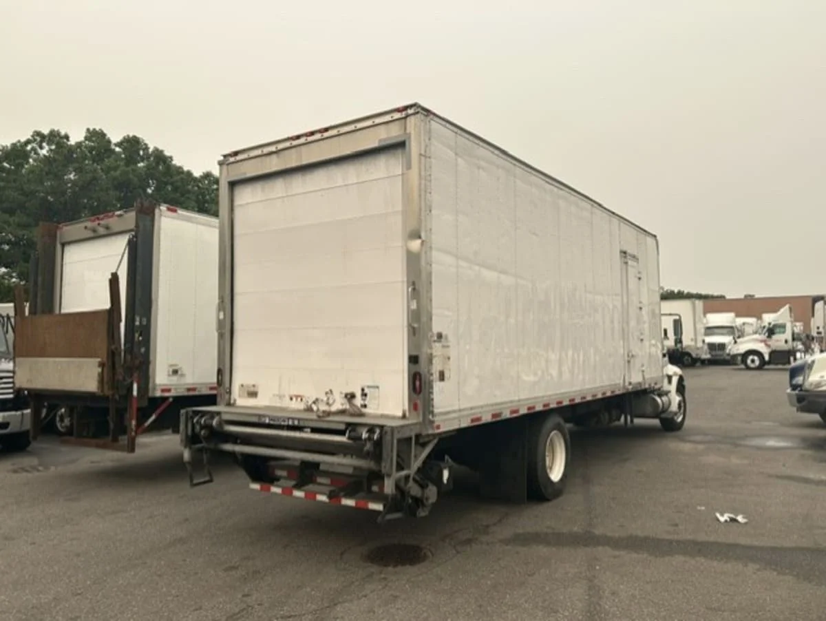 2019 International 4300 in Farmingdale, NY — photo 4