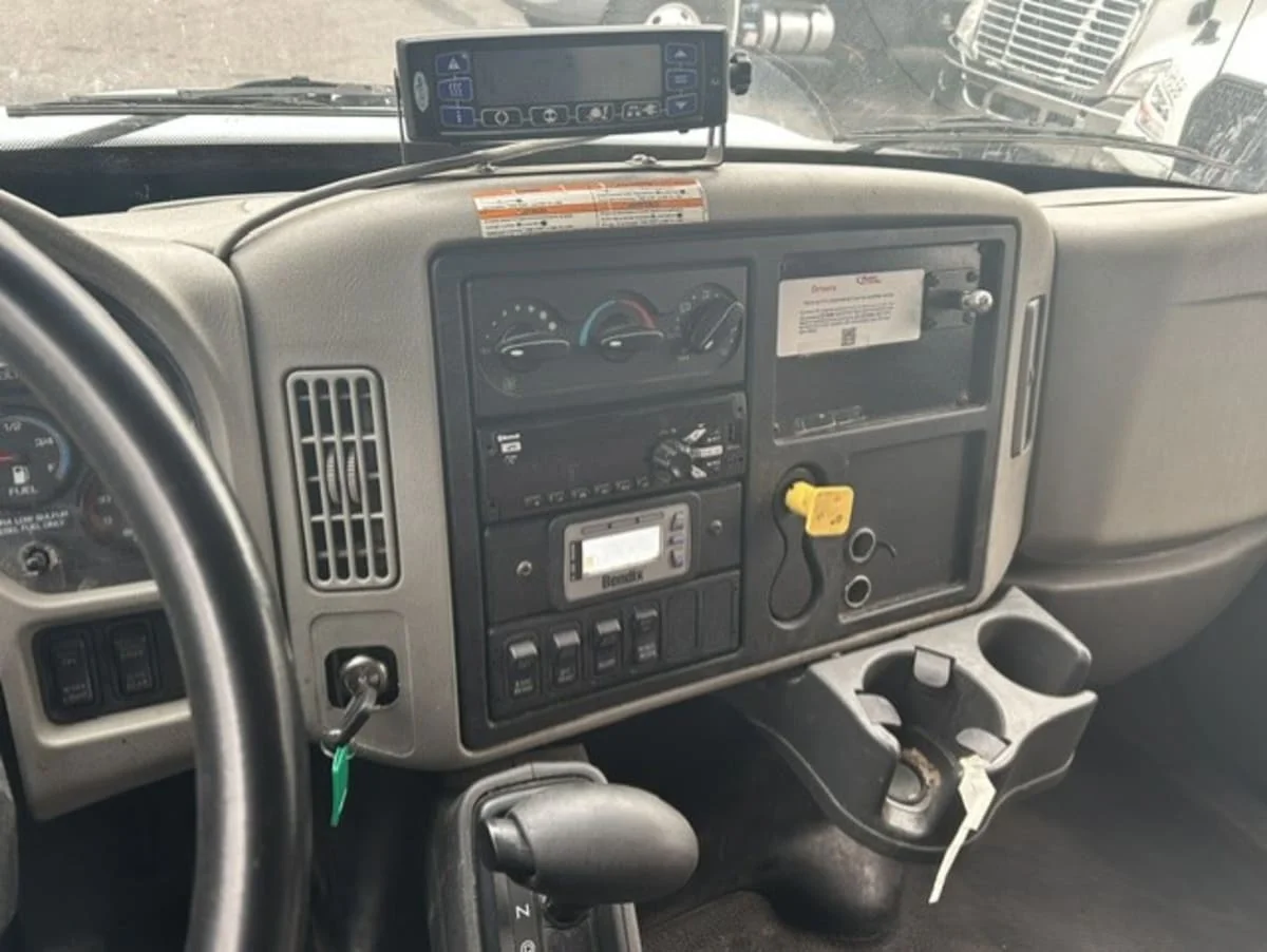 2019 International 4300 in Farmingdale, NY — photo 13