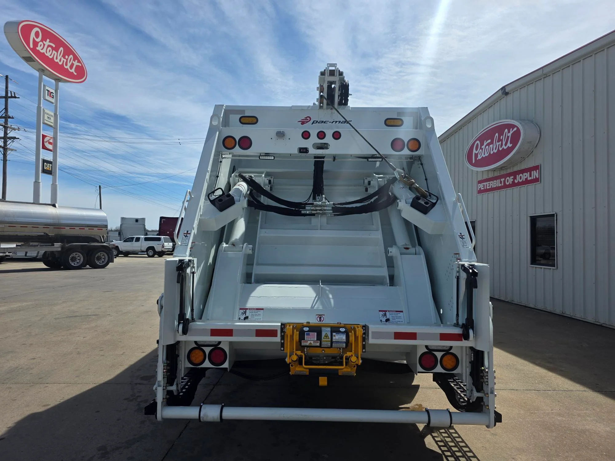 2026 Peterbilt 536 in Joplin, MO — photo 4