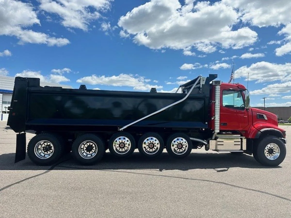 2026 Volvo VHD 300 in Elk River, MN — photo 7
