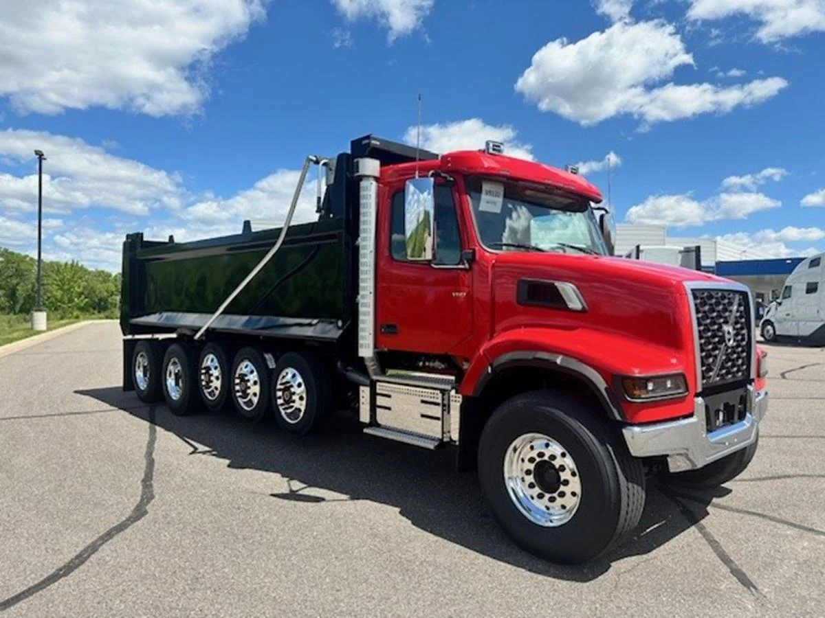 2026 Volvo VHD 300 in Elk River, MN — photo 5