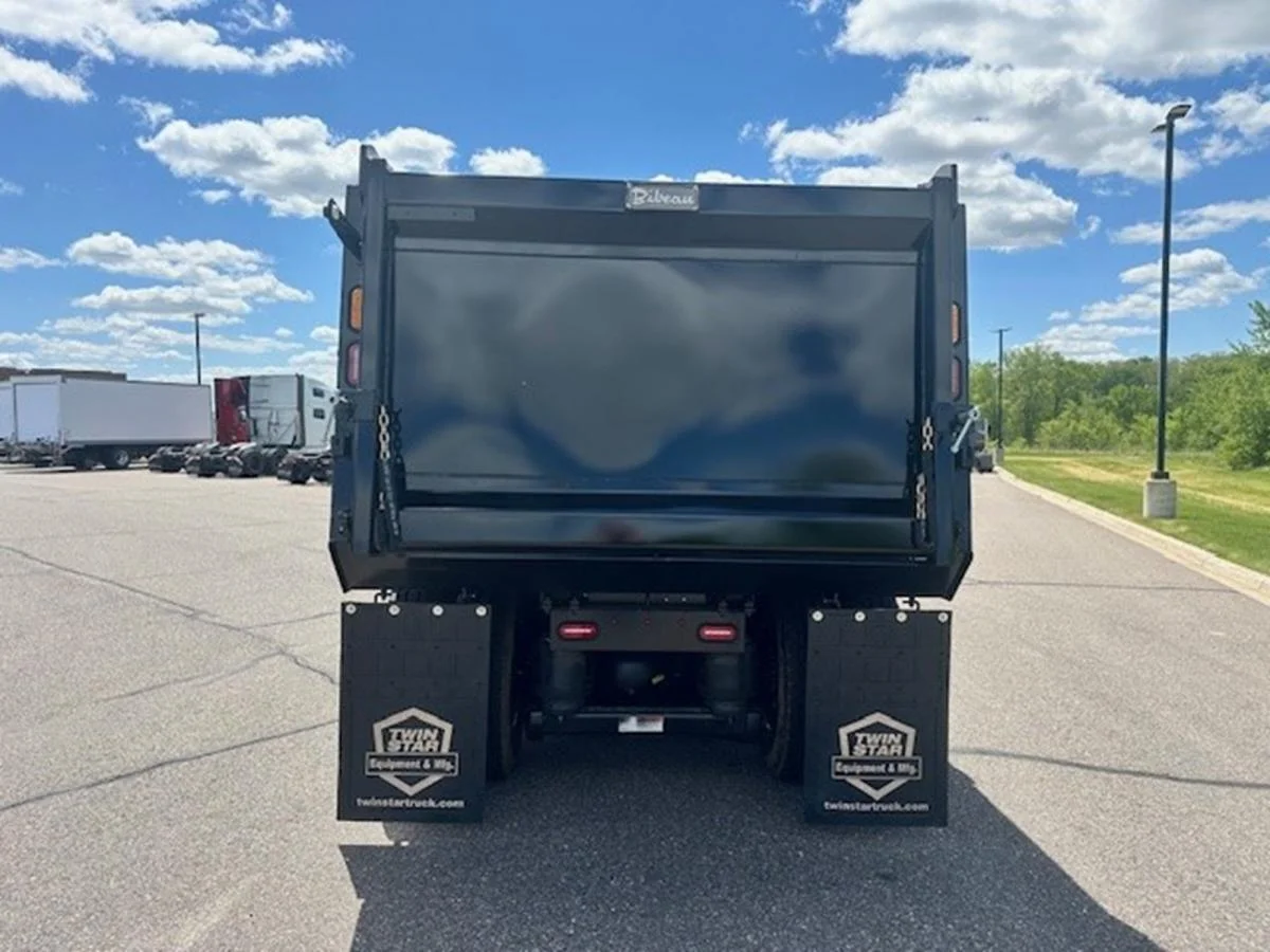2026 Volvo VHD 300 in Elk River, MN — photo 4