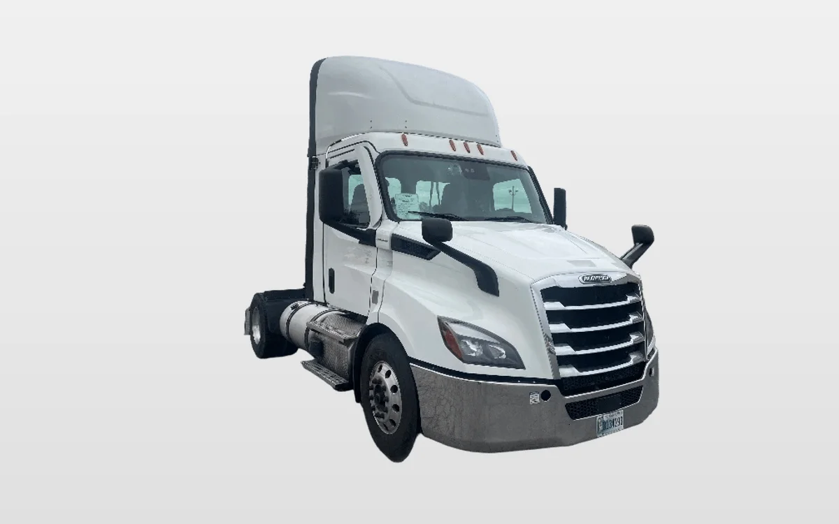 2022 Freightliner Cascadia - image 1