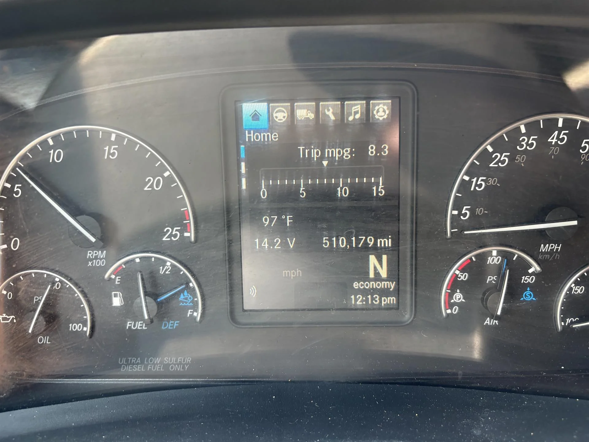 2022 Freightliner Cascadia in Inver Grove Heights, MN — photo 14
