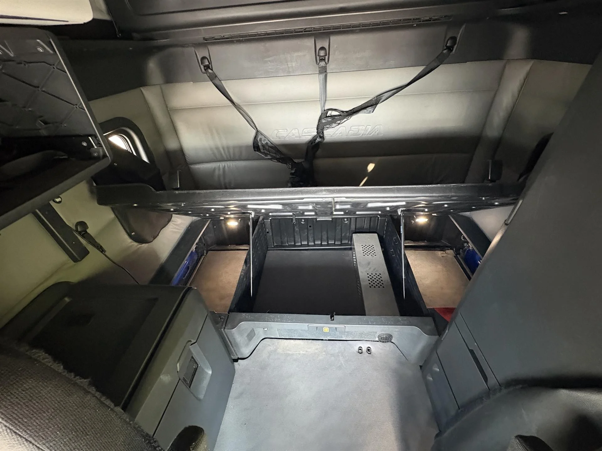 2022 Freightliner Cascadia in Inver Grove Heights, MN — photo 17