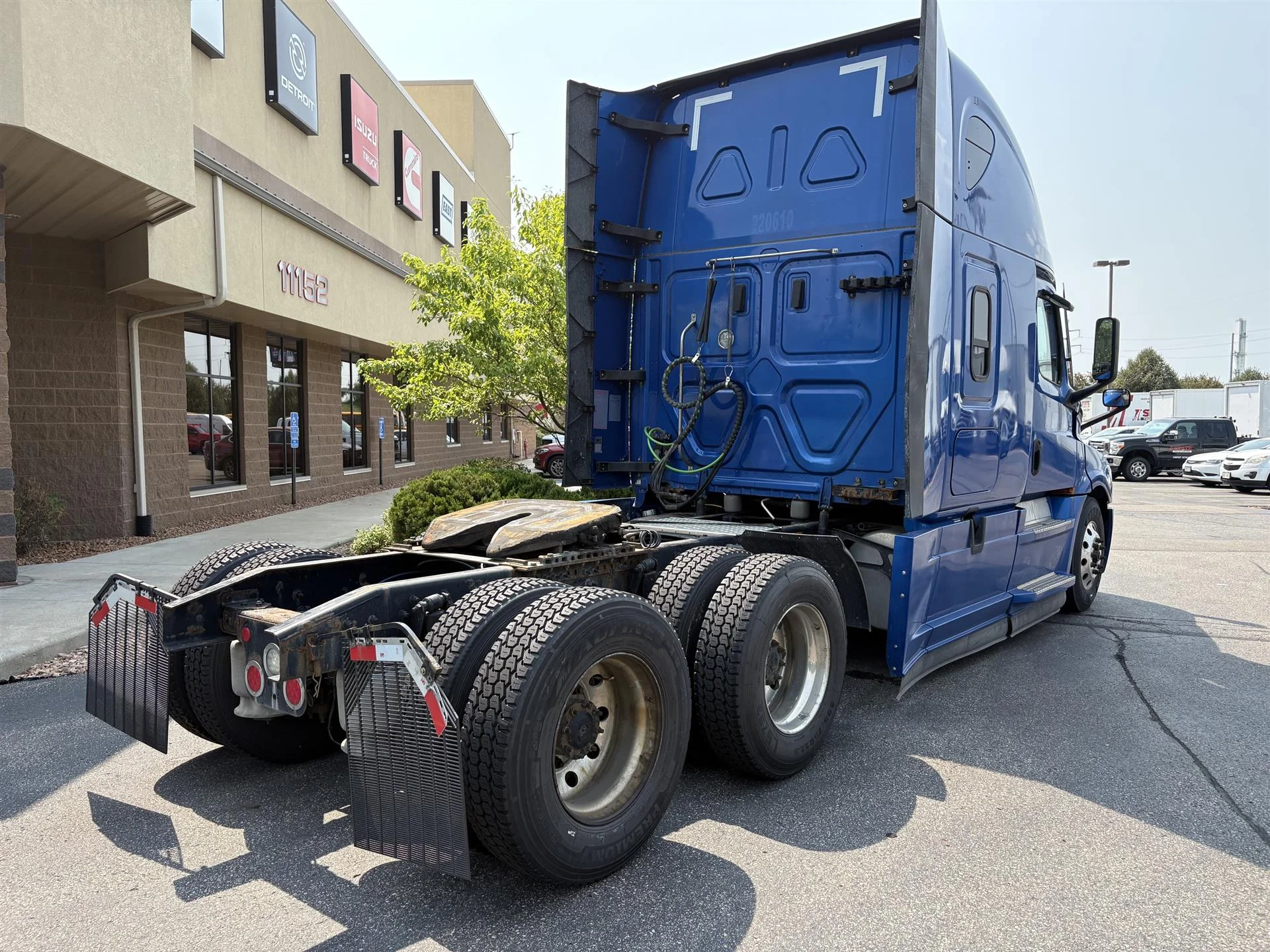 2022 Freightliner Cascadia in Inver Grove Heights, MN — photo 4