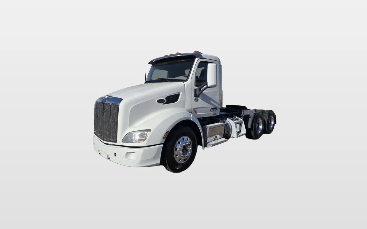 2020 Peterbilt 579 - image 1