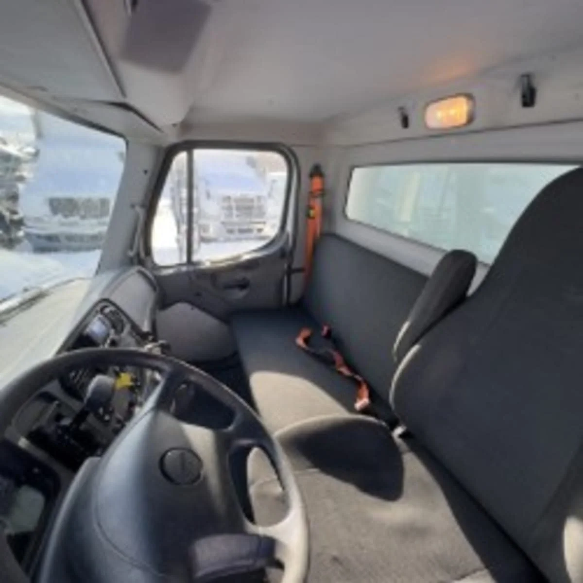 2018 Freightliner M2 106 in Syracuse, NY — photo 7