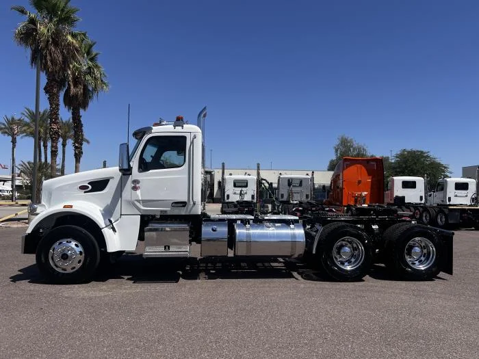 2026 Peterbilt 567 in Phoenix, AZ — photo 3
