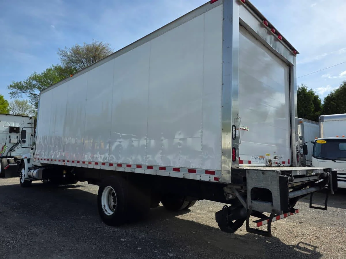 2016 International 4300 - image 6