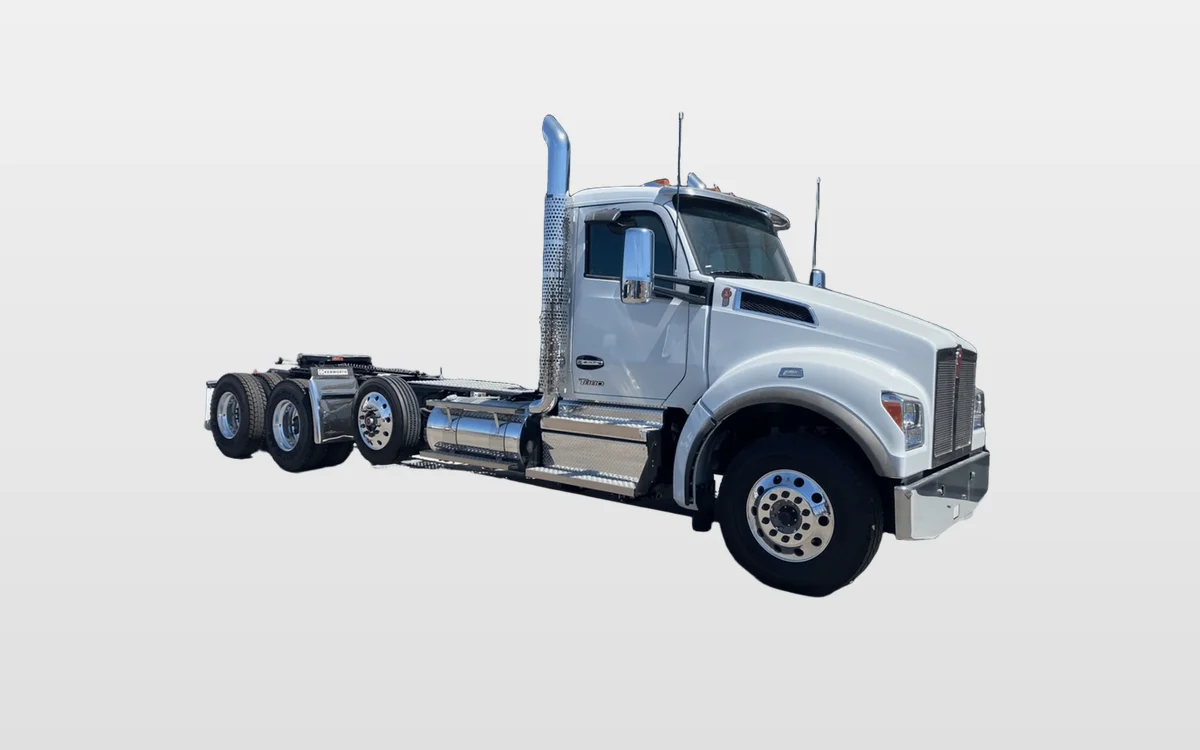 2025 Kenworth T880 - image 1