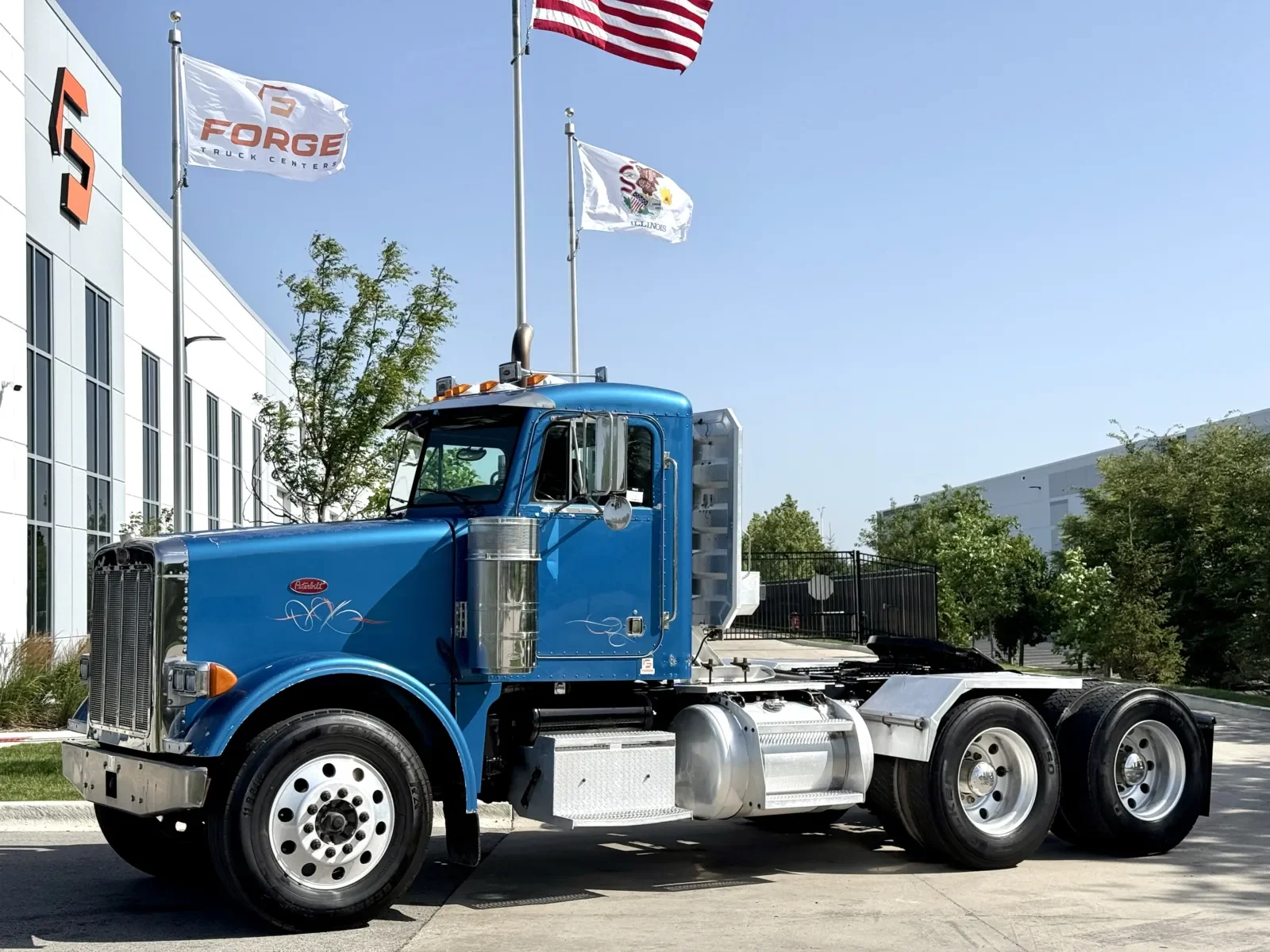 2002 Peterbilt in New Lenox, IL