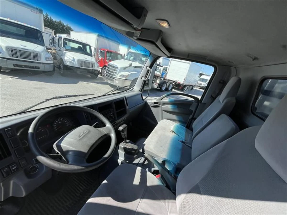 2019 Isuzu NPR - image 7