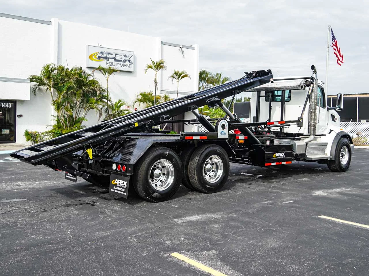 2025 Peterbilt 548 — photo 3