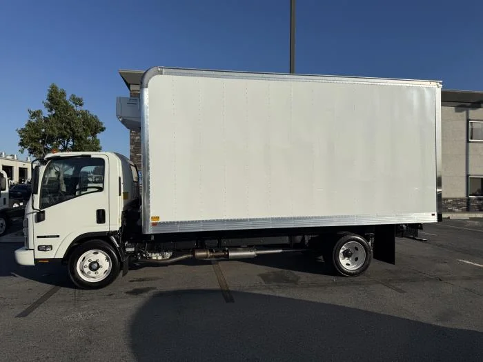 2026 Isuzu NRR — photo 3