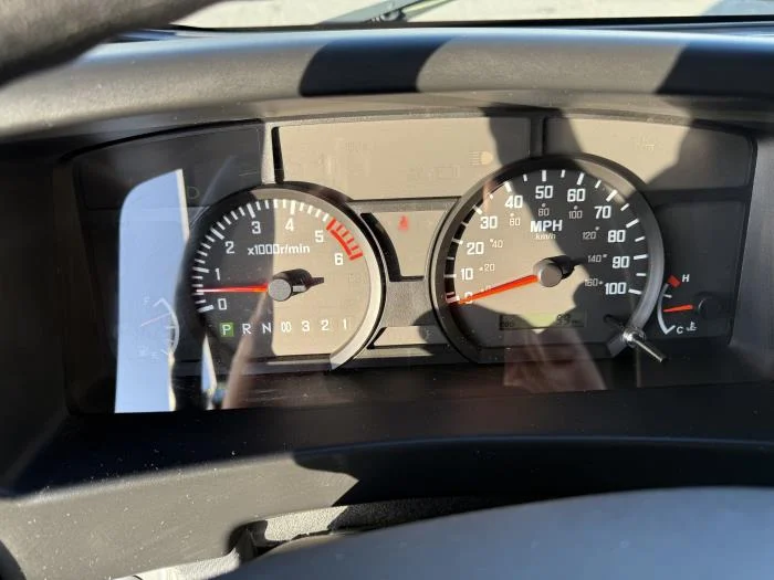 2026 Isuzu NRR — photo 20