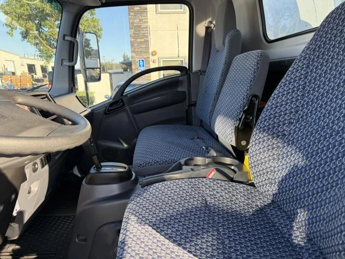 2026 Isuzu NRR — photo 15