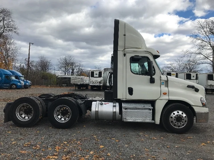 2019 Freightliner in Cleona, PA — photo 8