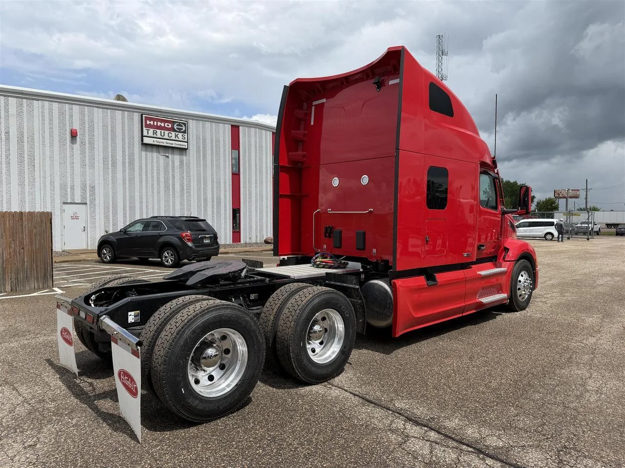 2027 Peterbilt 579 in Eau Claire, WI — photo 3
