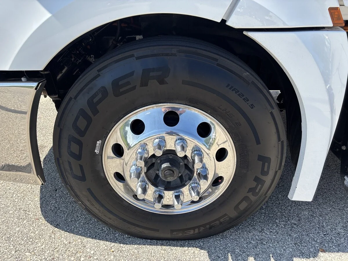 2025 Freightliner Cascadia — photo 12