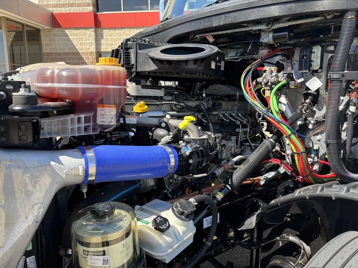 2025 Freightliner Cascadia — photo 18