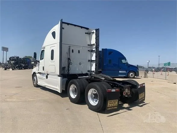 2023 Freightliner Cascadia in Location: Omaha, NE — photo 8