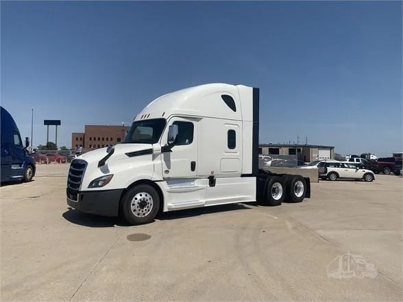 2023 Freightliner Cascadia in Location: Omaha, NE — photo 4