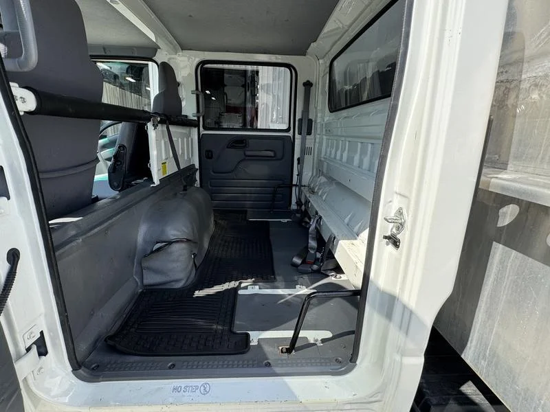 2022 Isuzu NPR in Columbus, OH — photo 12
