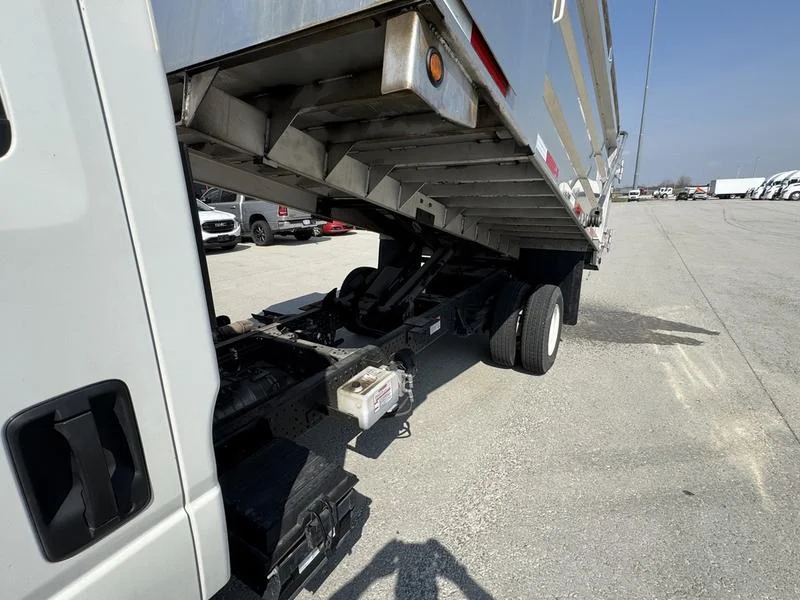 2022 Isuzu NPR in Columbus, OH — photo 13