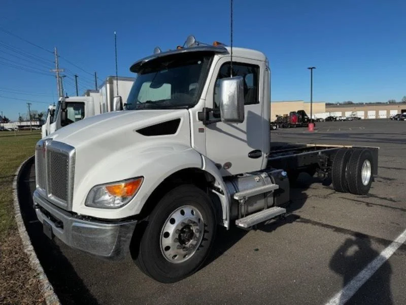 2025 Kenworth T280