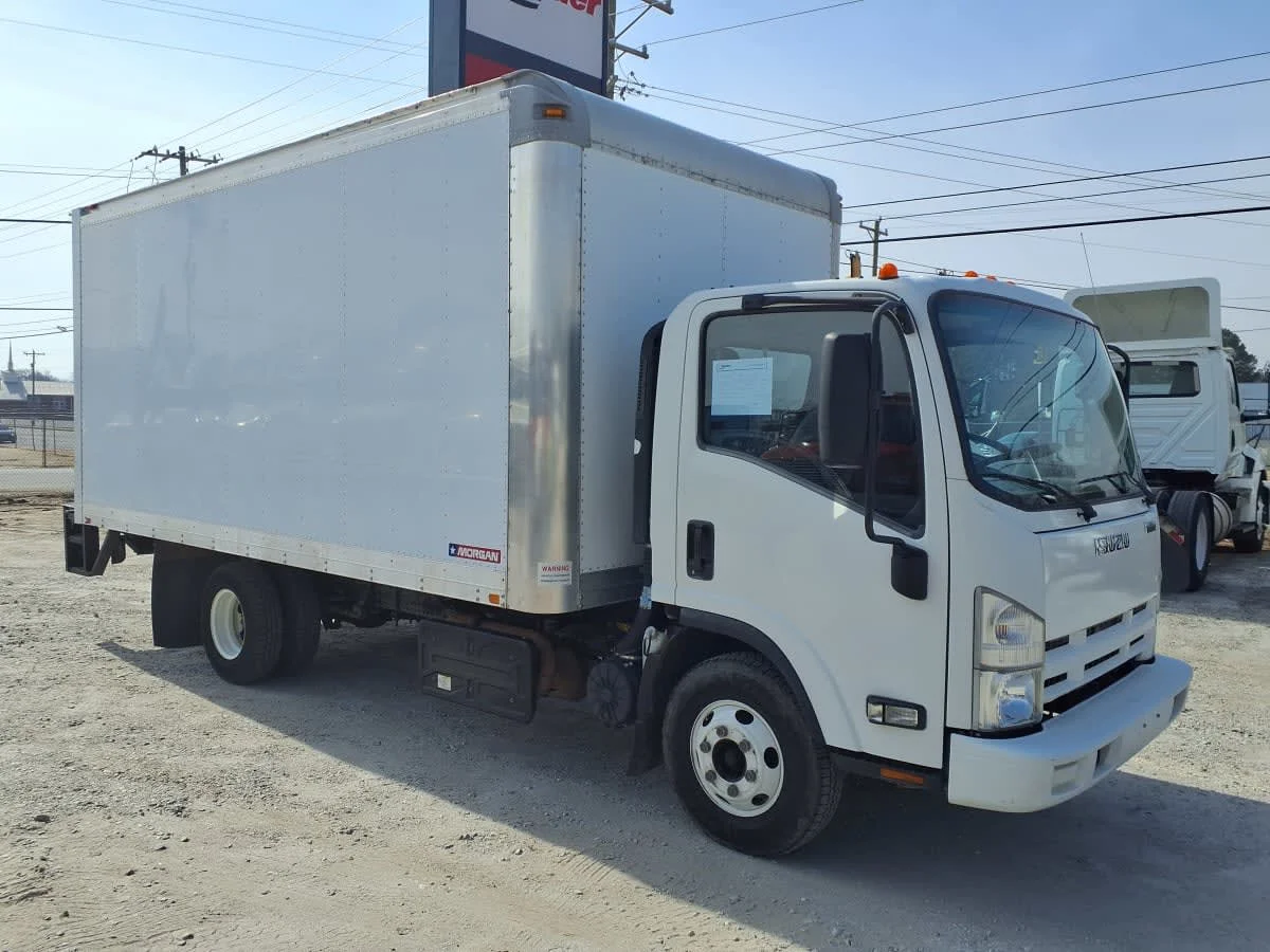 2014 Isuzu NPR - image 3