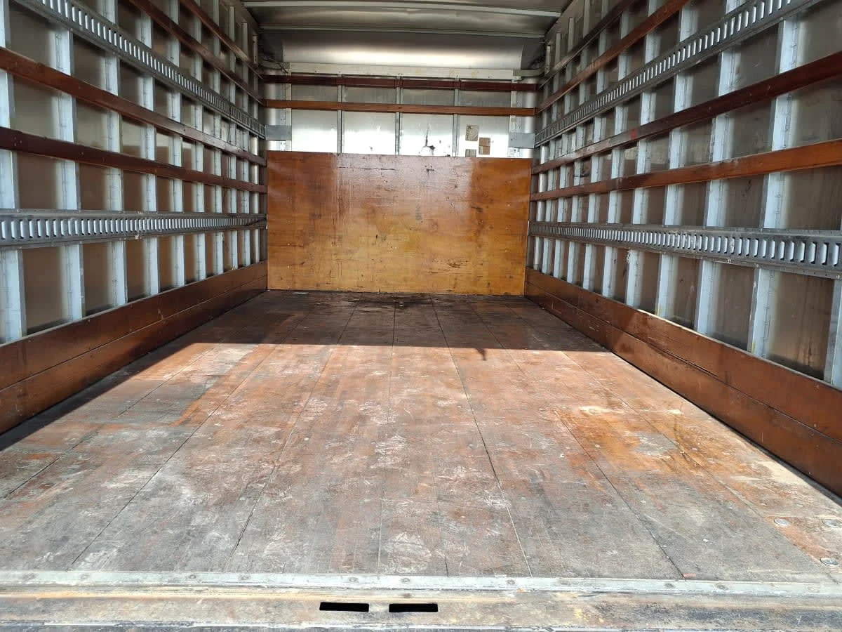 2014 Isuzu NPR - image 8