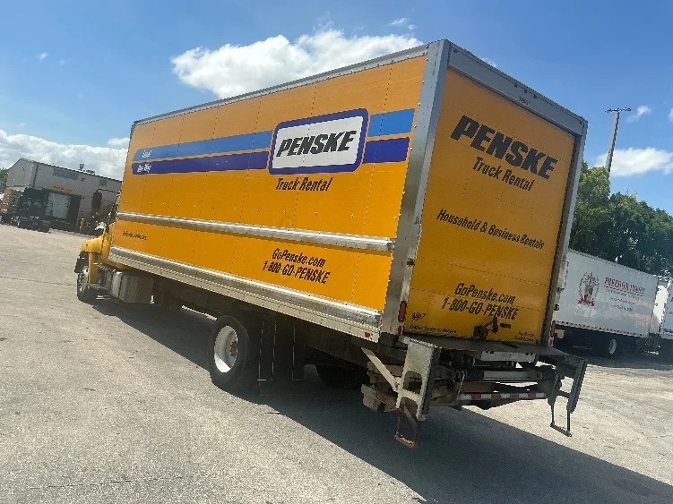 2020 Hino 268 in Medley, FL — photo 6