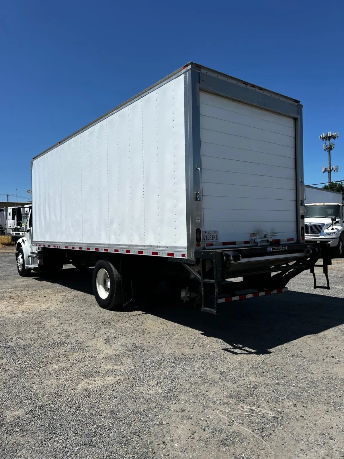 2018 Freightliner M2 106 - image 6