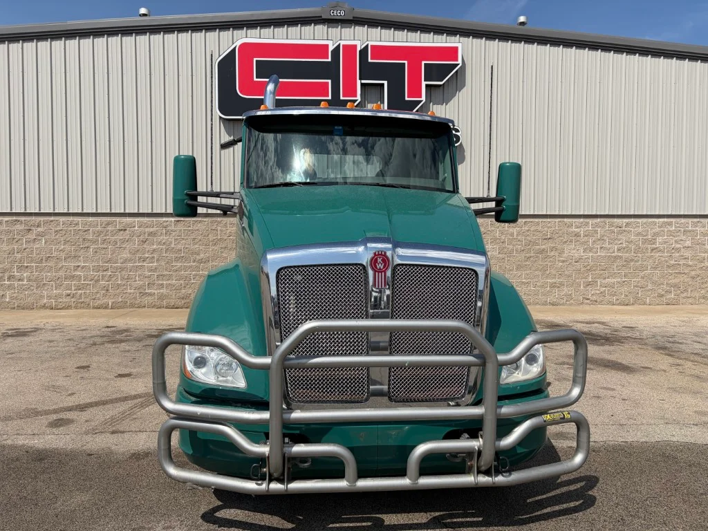 2018 Kenworth T680 - image 2