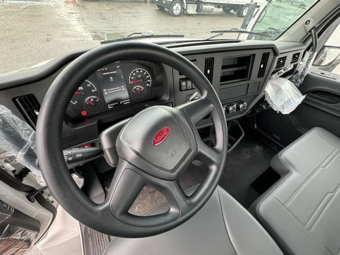 2025 Peterbilt 536 - image 13