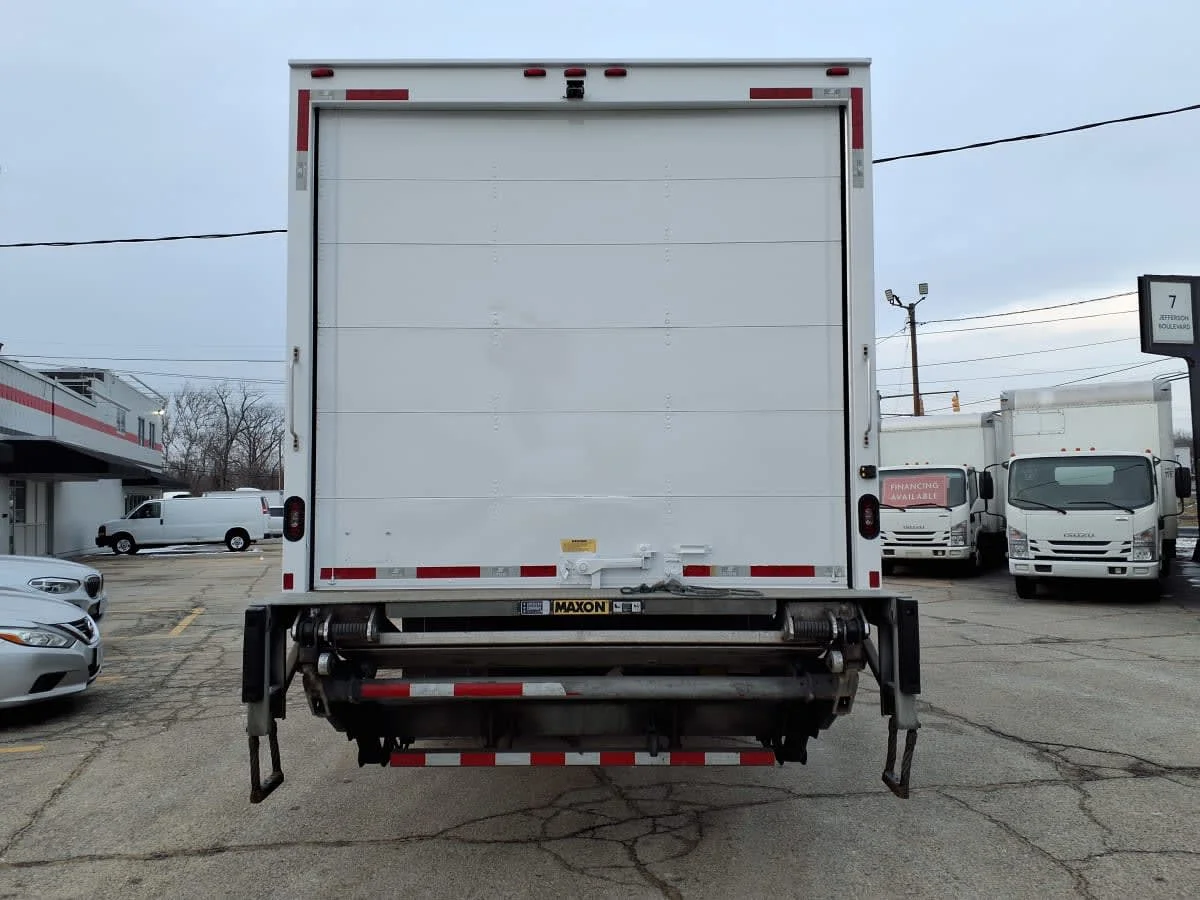 2020 Freightliner M2 106 - image 5